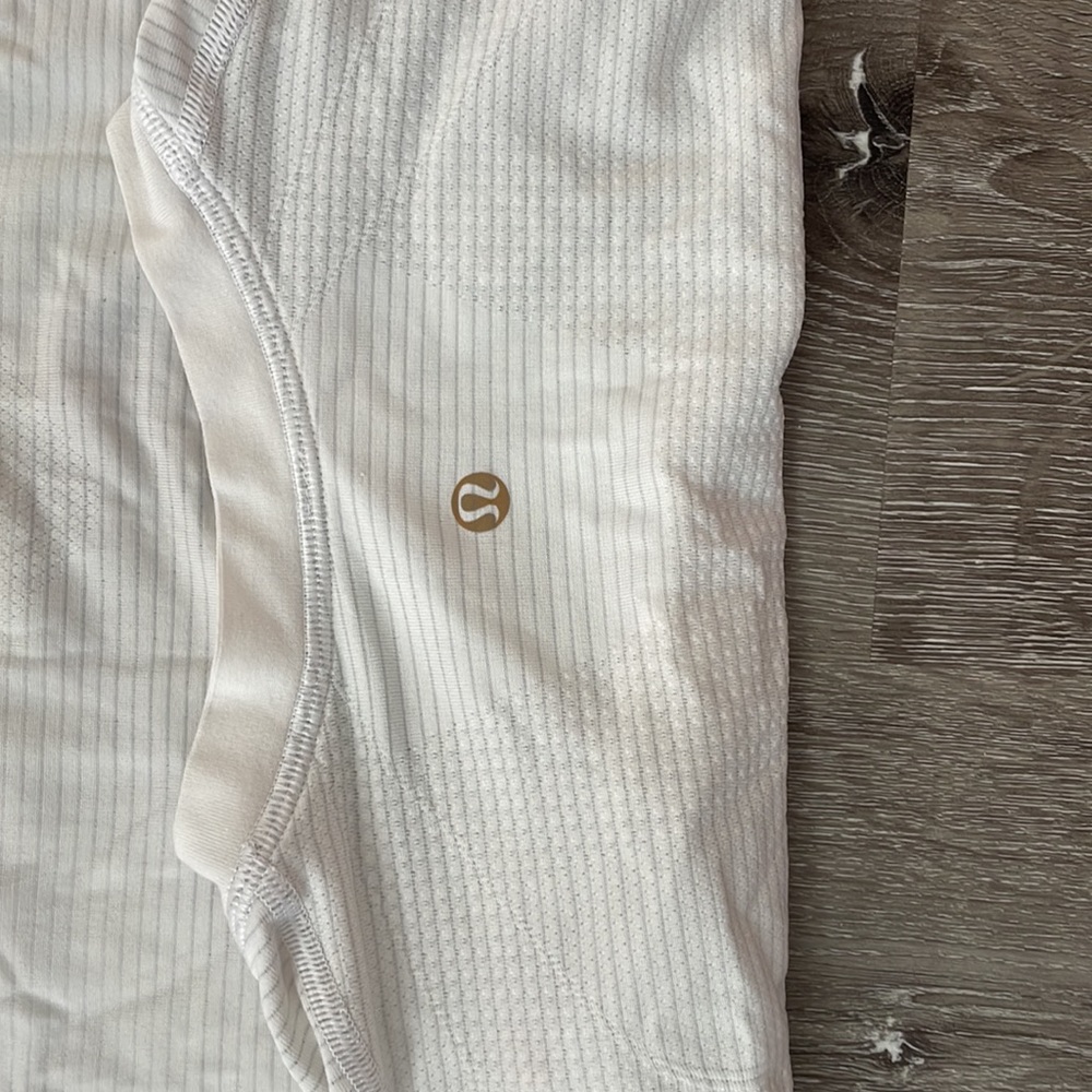 lululemon shirt - Picture 3 of 3